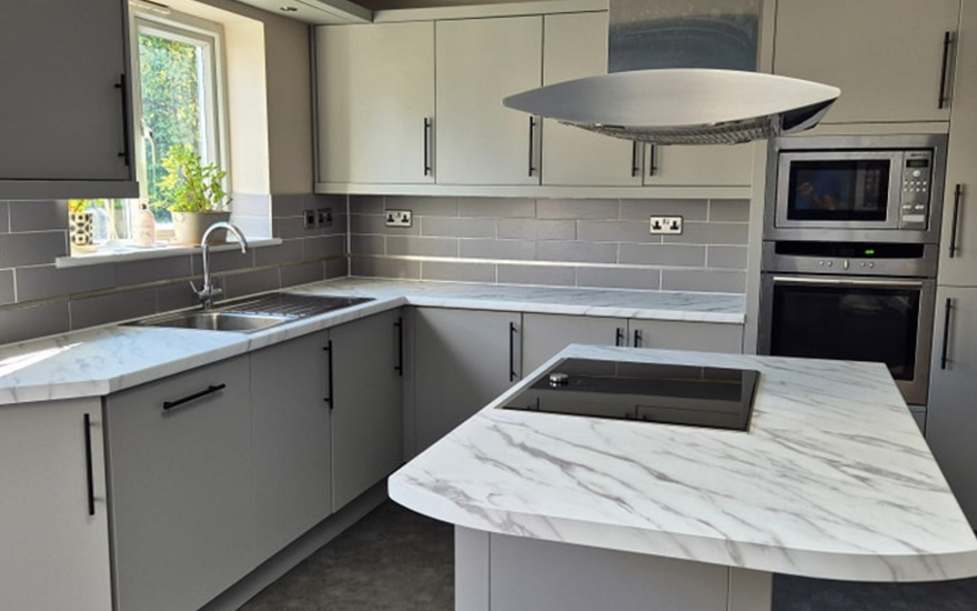 How to Update Your Kitchen on a Budget – Why Vinyl Wrapping is Experienced Renovators Best-Kept Secret